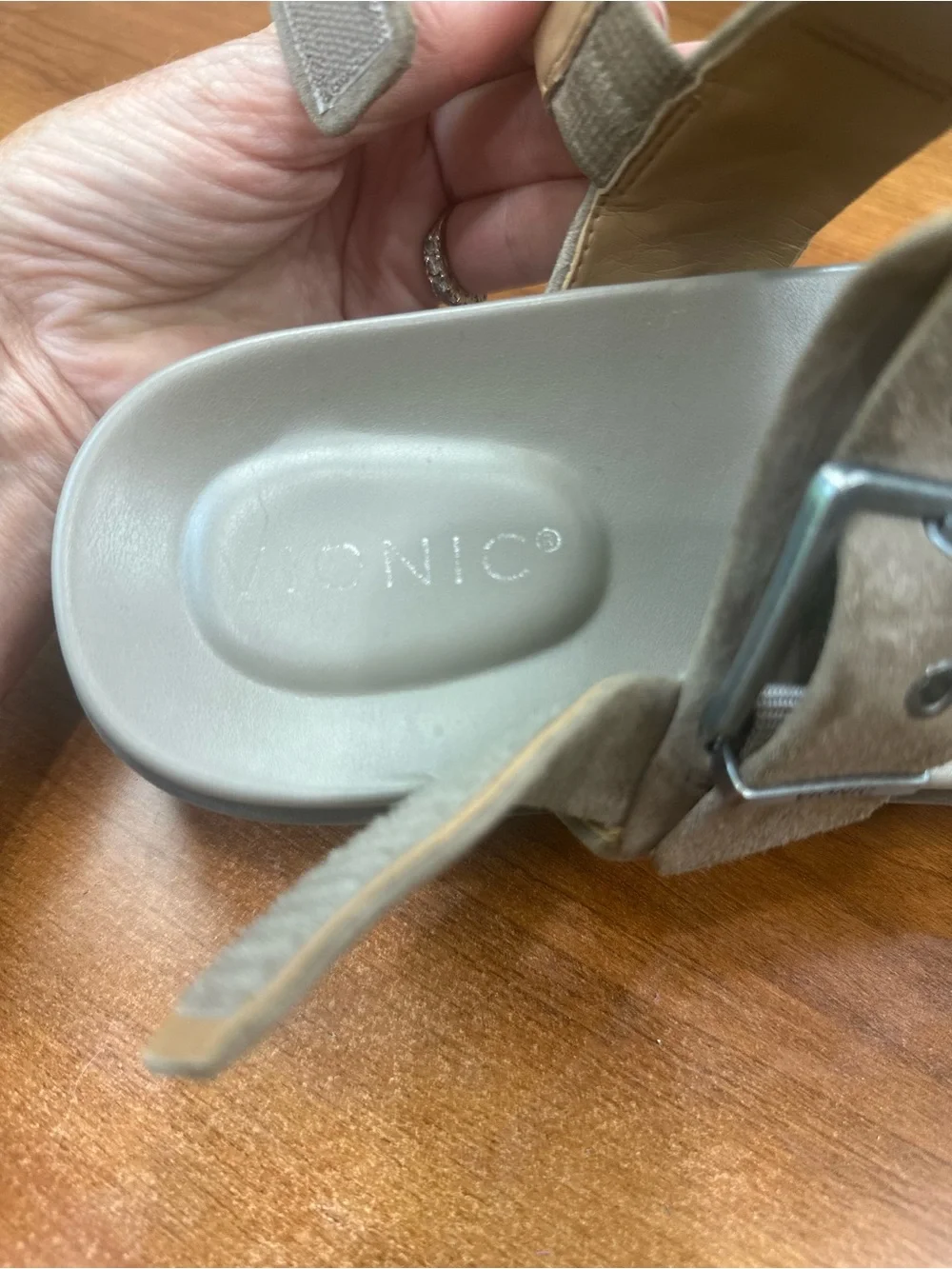 Vionic Torrance Platform Sandal Lug Comfort Cushion Taupe Suede Women’s Sz 9.5